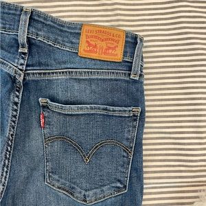 721 HighRise Skinny Levi’s W27